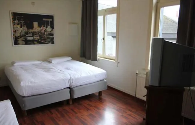 B&B Bed & Coffee Anvers 3*,  Belçika
